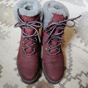 Timberland Burgundy and Gray Winter Boots with Shearling Collar